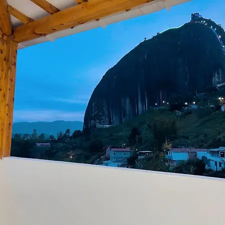 Comoda Casa Con Espectacular Vista A La Piedra Y Embalse Guatape Exterior photo